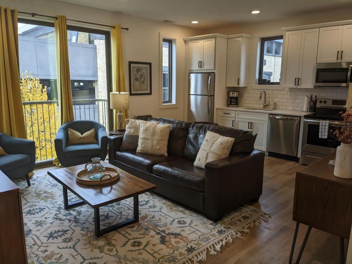 Downtown Traverse City Capri Condo 316 Buitenkant foto